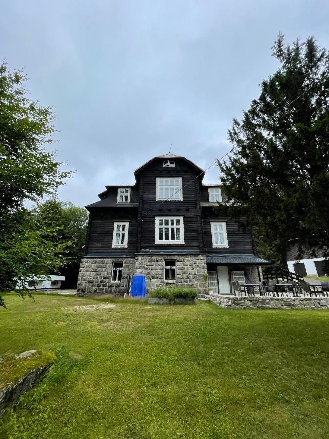Holiday home Chateau Josefuv Dul