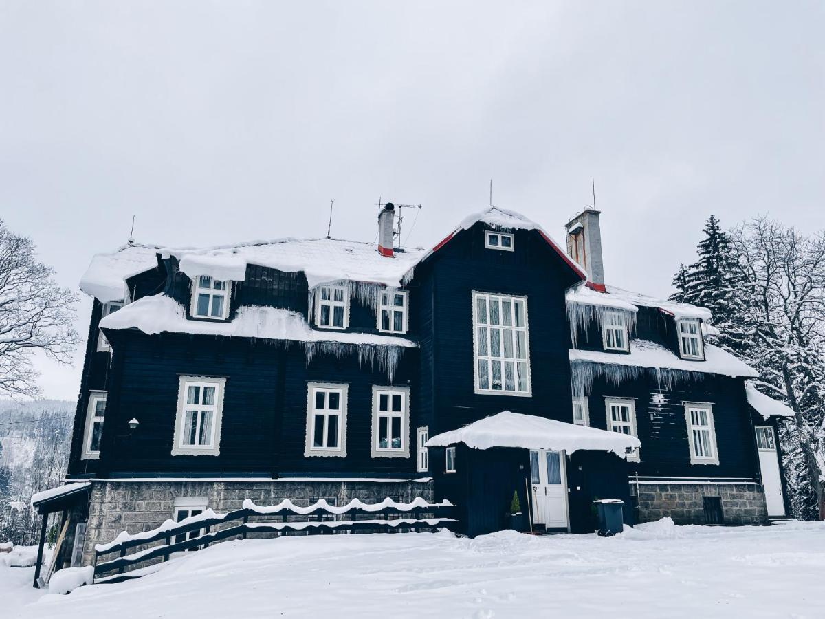 Holiday home Chateau Josefuv Dul